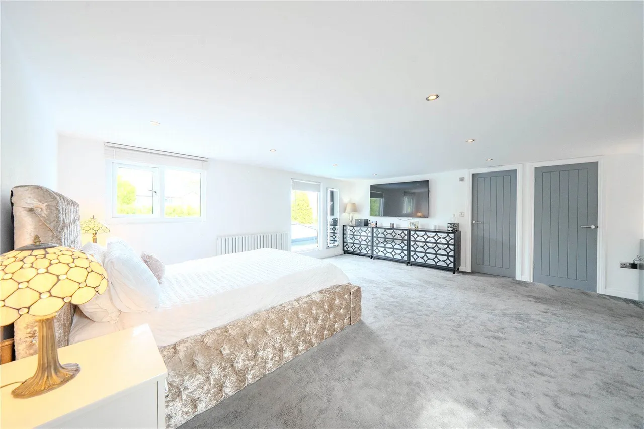 North Mead, Bramhope, LS16, photo 18