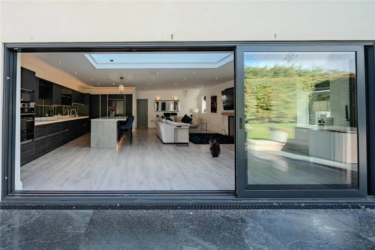 North Mead, Bramhope, LS16, photo 23