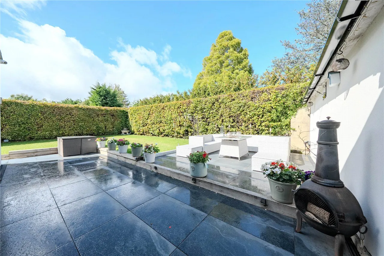North Mead, Bramhope, LS16, photo 24
