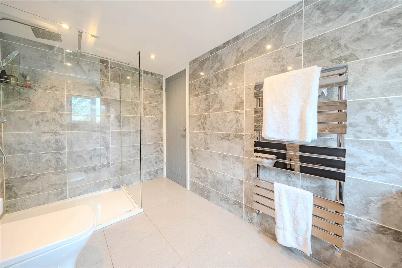 North Mead, Bramhope, LS16, photo 20