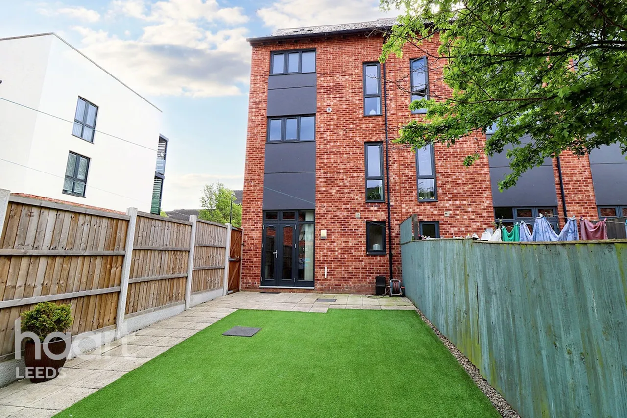 Beeston Way, Castleford, WF10, photo 19
