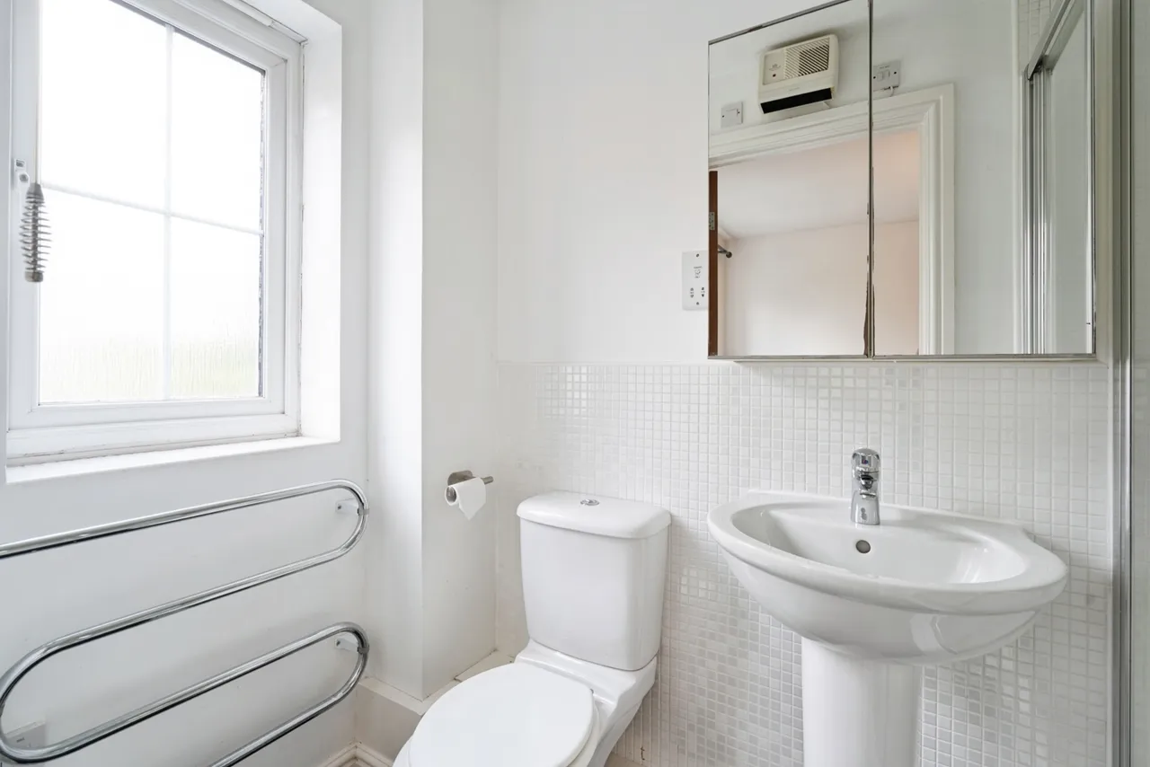 Six Mills Avenue, Gorseinon, SA4, photo 4