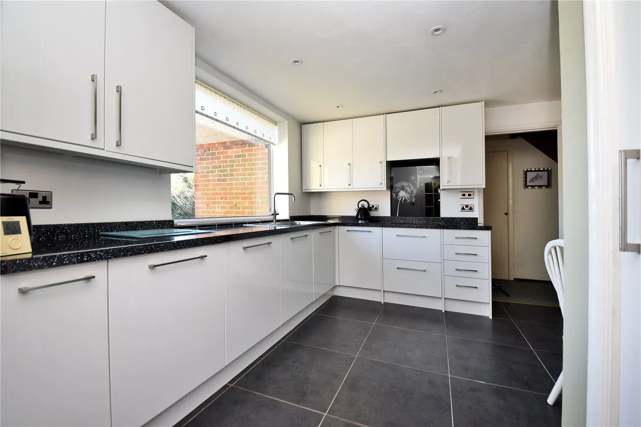 Fir Tree Road, Epsom, KT17, photo 4