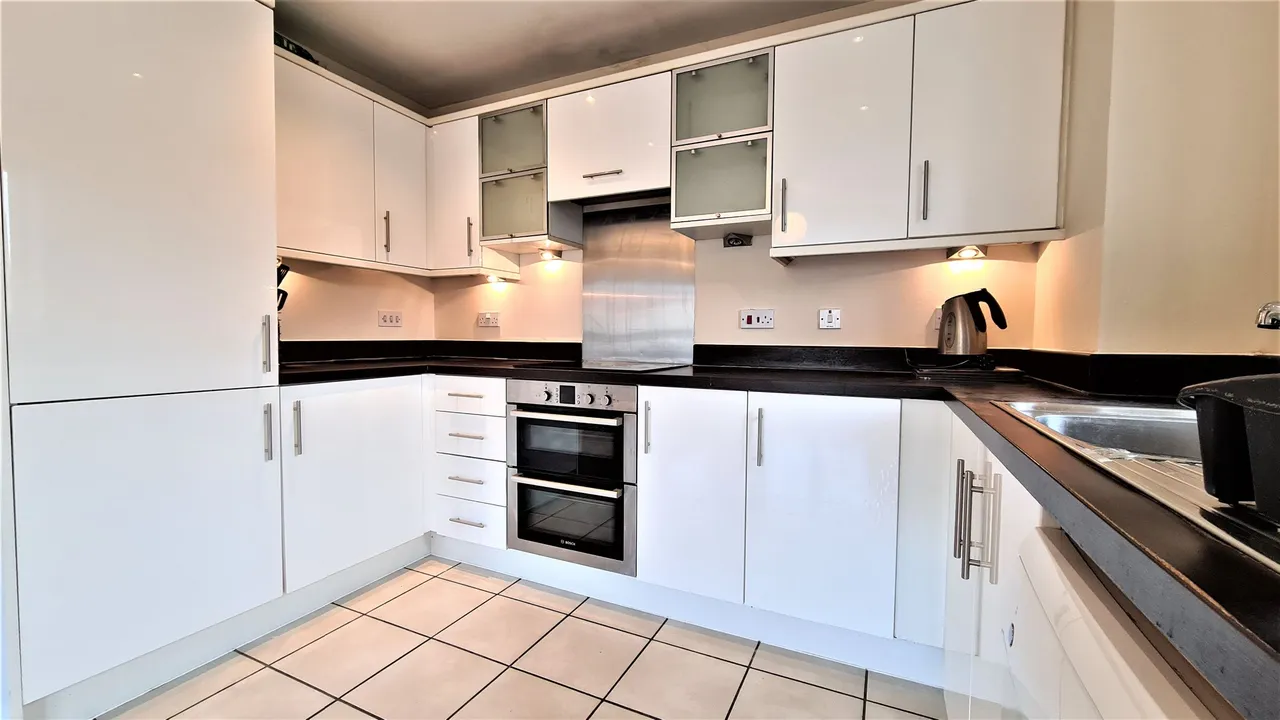 Greenbank Court, Isleworth, TW7, photo 3
