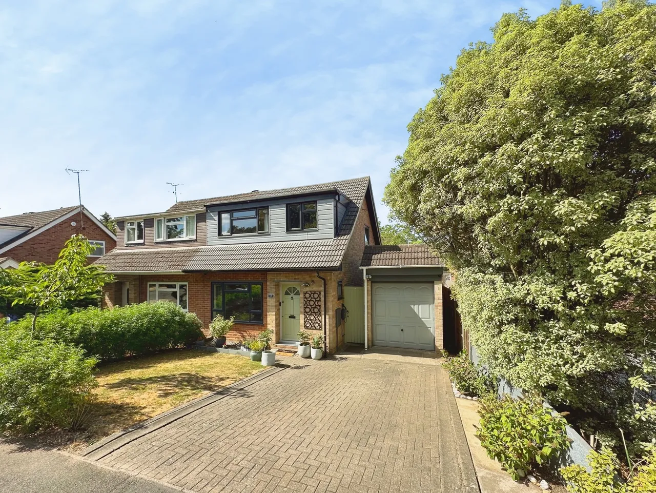 3 bed house for sale — Durnsford Avenue, Fleet, Hampshire, GU52 7TA