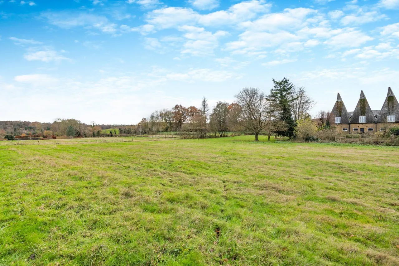 Denstead Oast, Denstead Lane, Chartham Hatch, Kent, CT4 7SH, photo 12