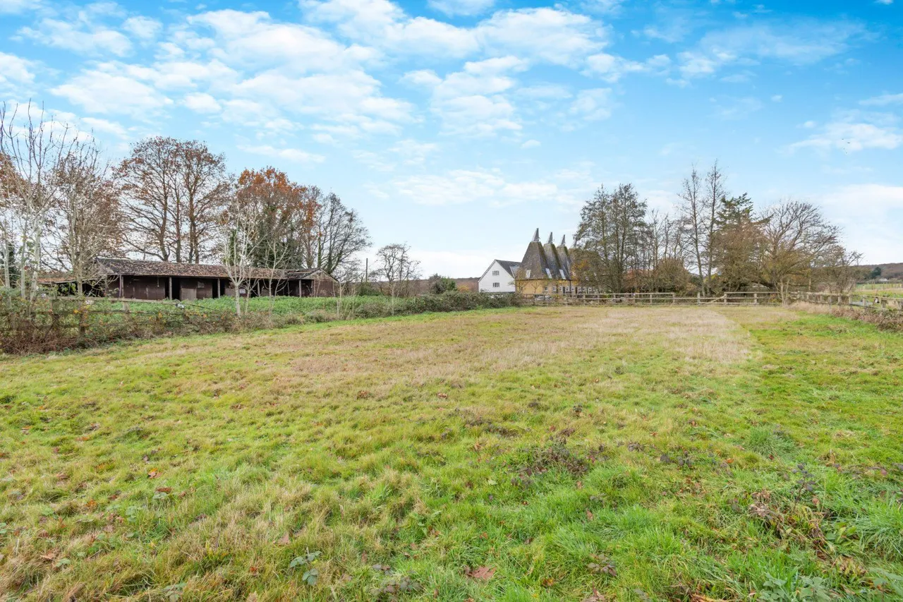 Denstead Oast, Denstead Lane, Chartham Hatch, Kent, CT4 7SH, photo 5