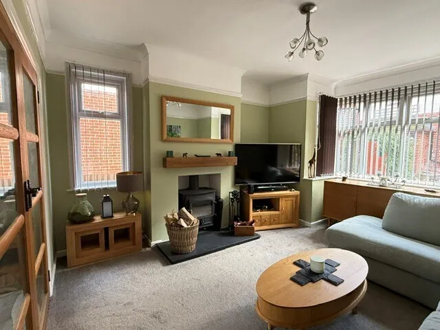 Shrubbs Hill, SO43, photo 3