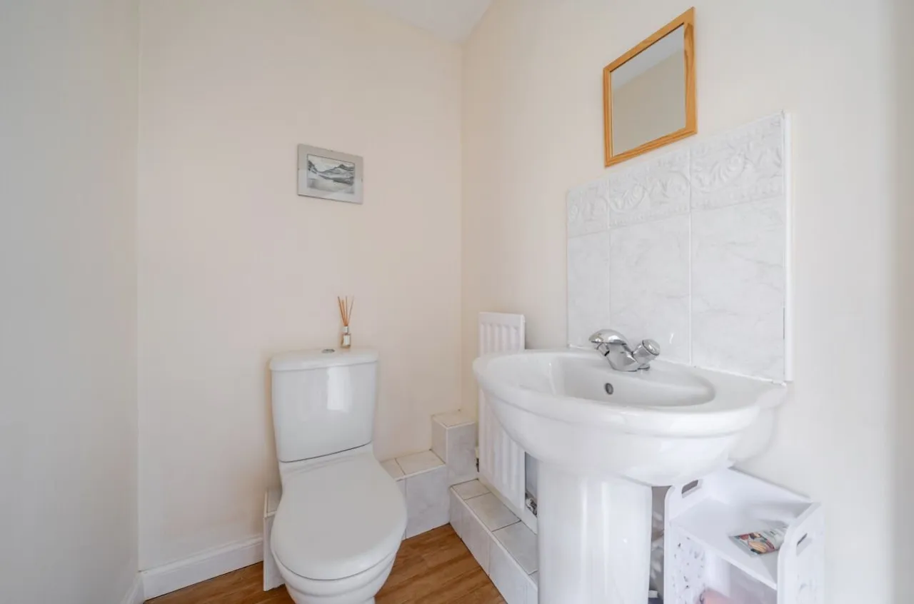 Emerald Close, Harrogate, HG1, photo 12