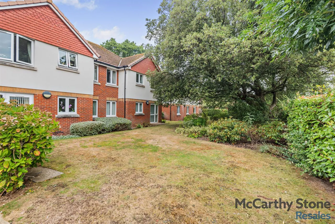 Hawthorn Road, Bognor Regis, PO21, photo 13