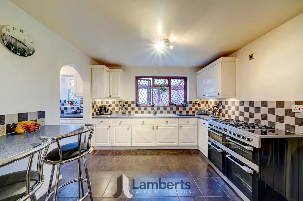52 Hollowfields Close, Redditch, photo 2