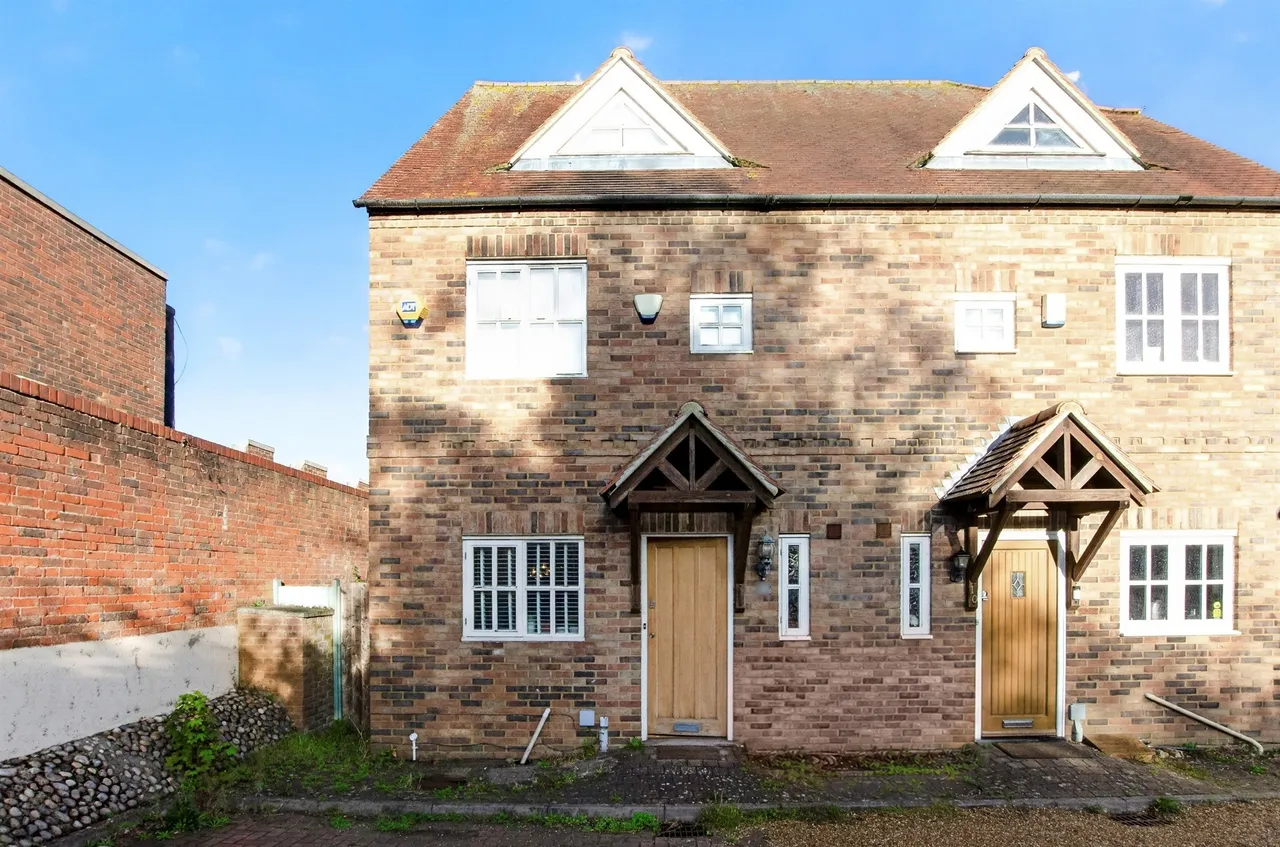 3 bed house for sale, Buckwood Road, Markyate, AL3