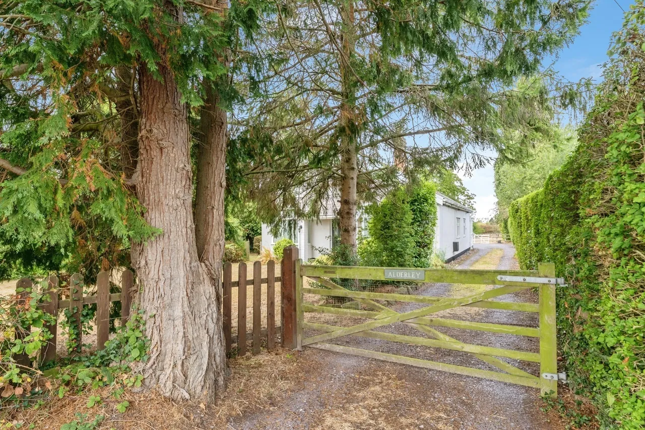 Upper Raby Road, Neston, CH64, photo 24