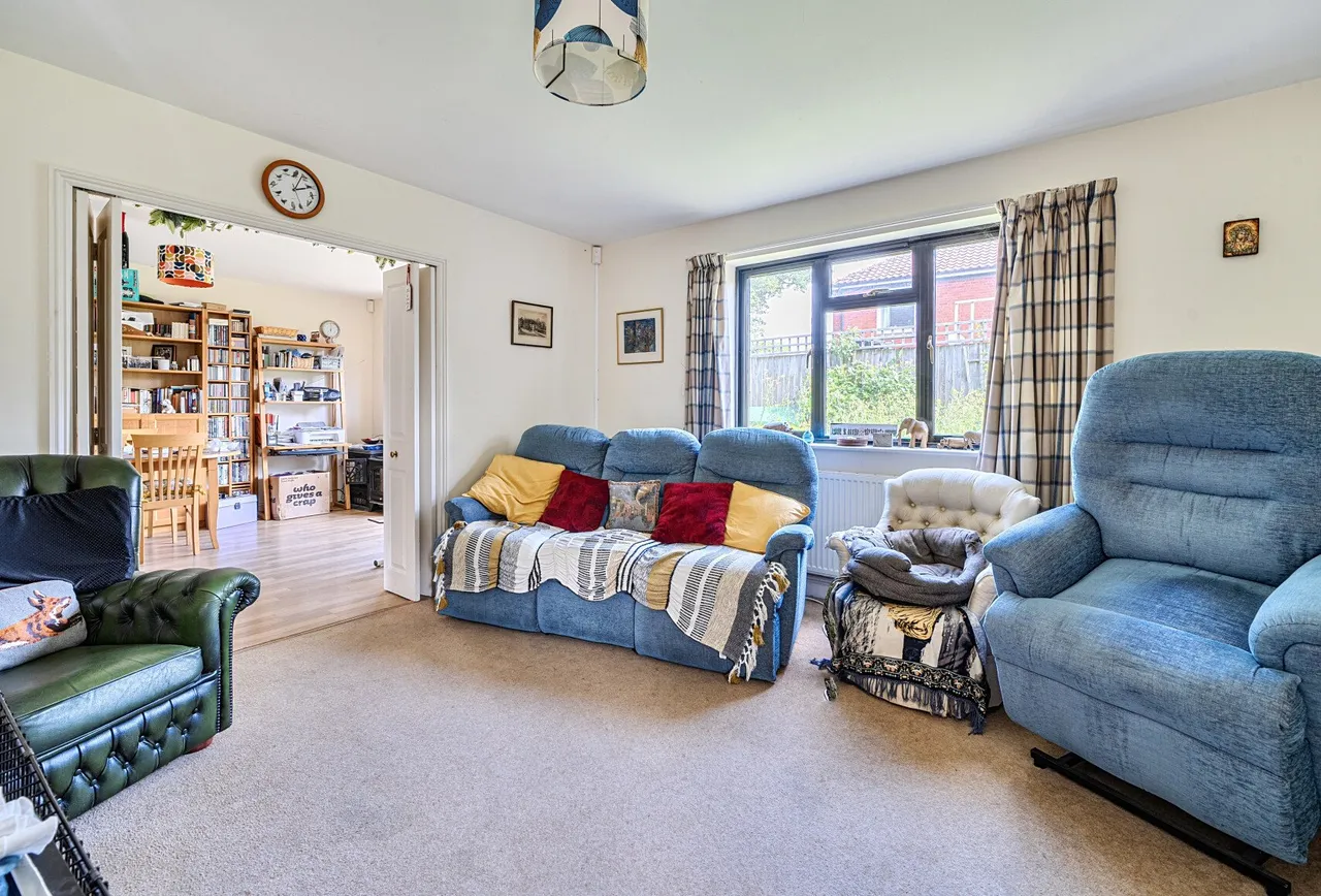 Station Road, Gloucestershire, Bishops Cleeve, GL52 8HJ, photo 4