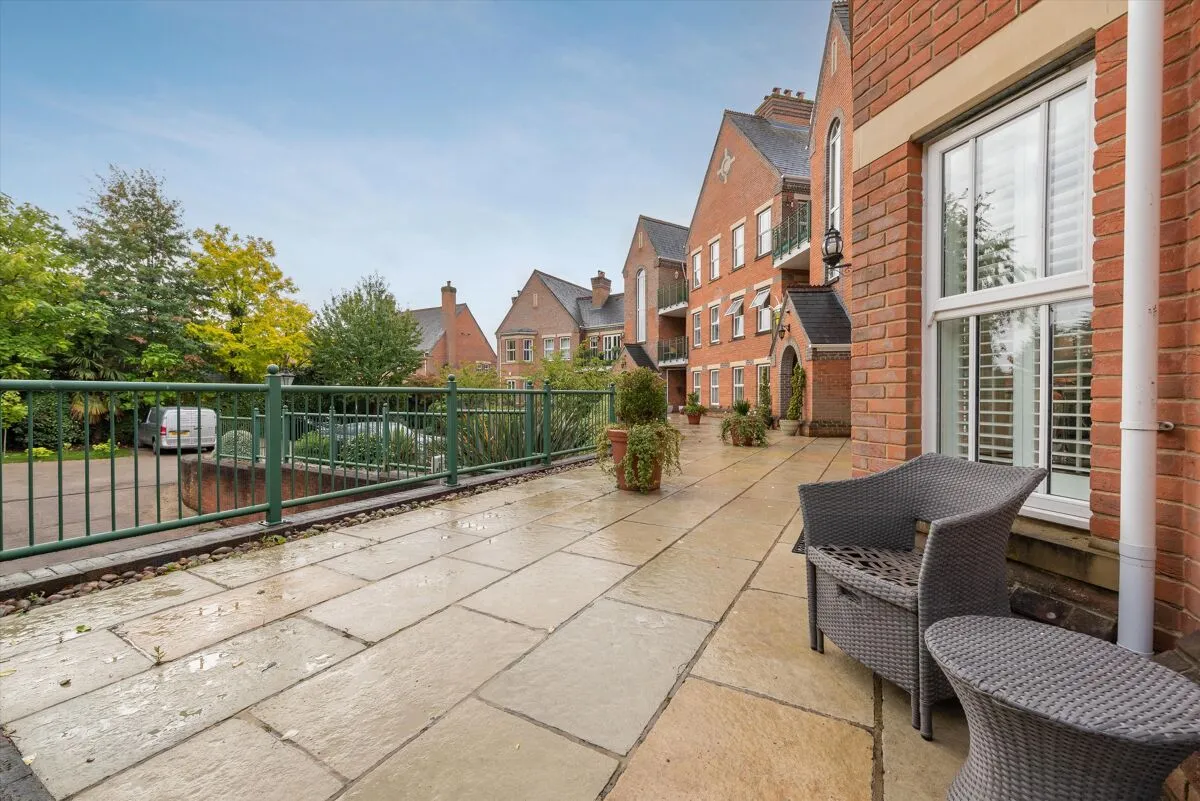 Palmerstone Court, Virginia Water, GU25, photo 13