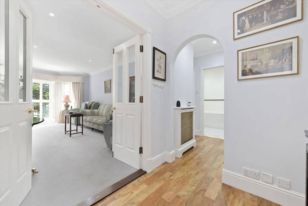 Palmerstone Court, Virginia Water, GU25, photo 3