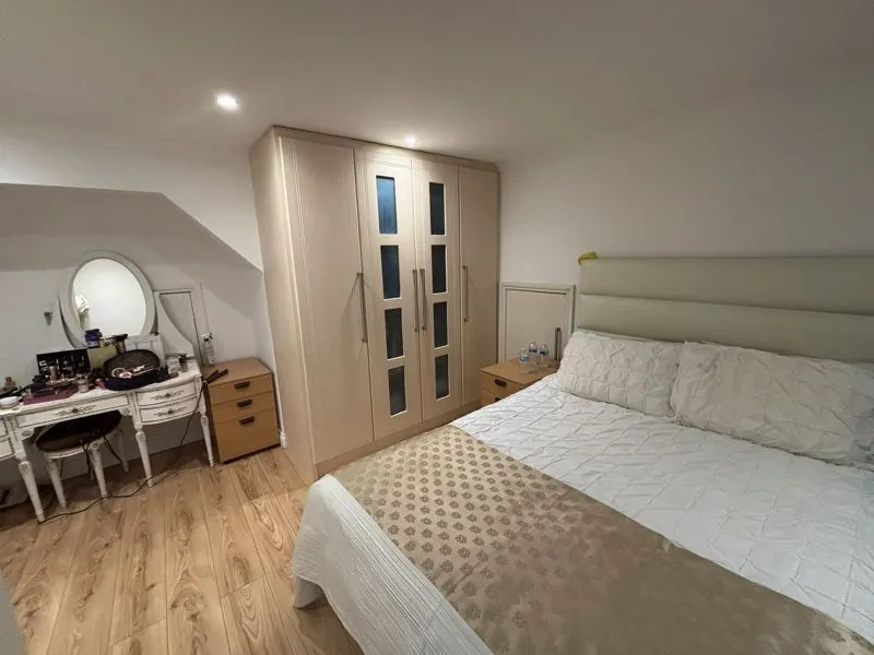 Kings Drive, Edgware HA8 8EE, photo 6