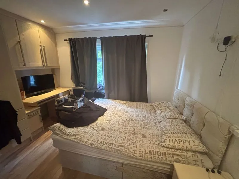 Kings Drive, Edgware HA8 8EE, photo 8