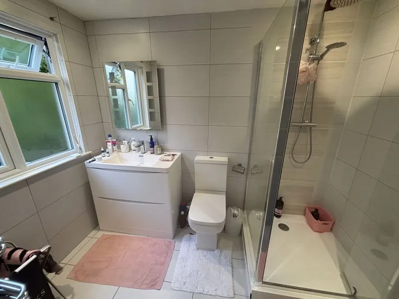 Kings Drive, Edgware HA8 8EE, photo 12