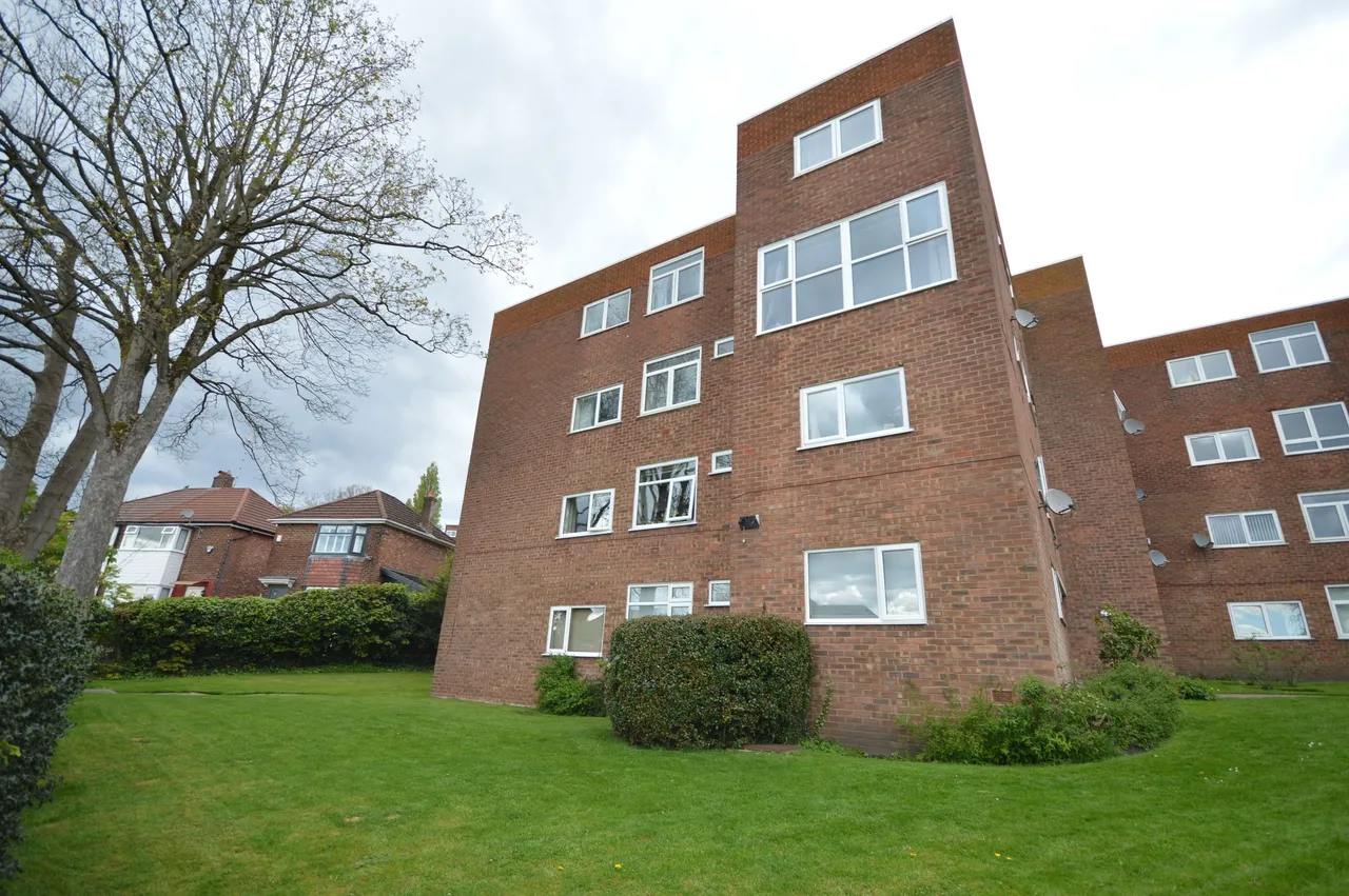Crescent Park, Stockport, photo 20