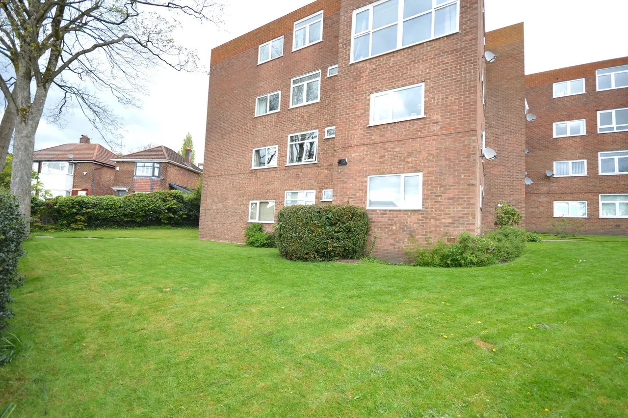 Crescent Park, Stockport, photo 15