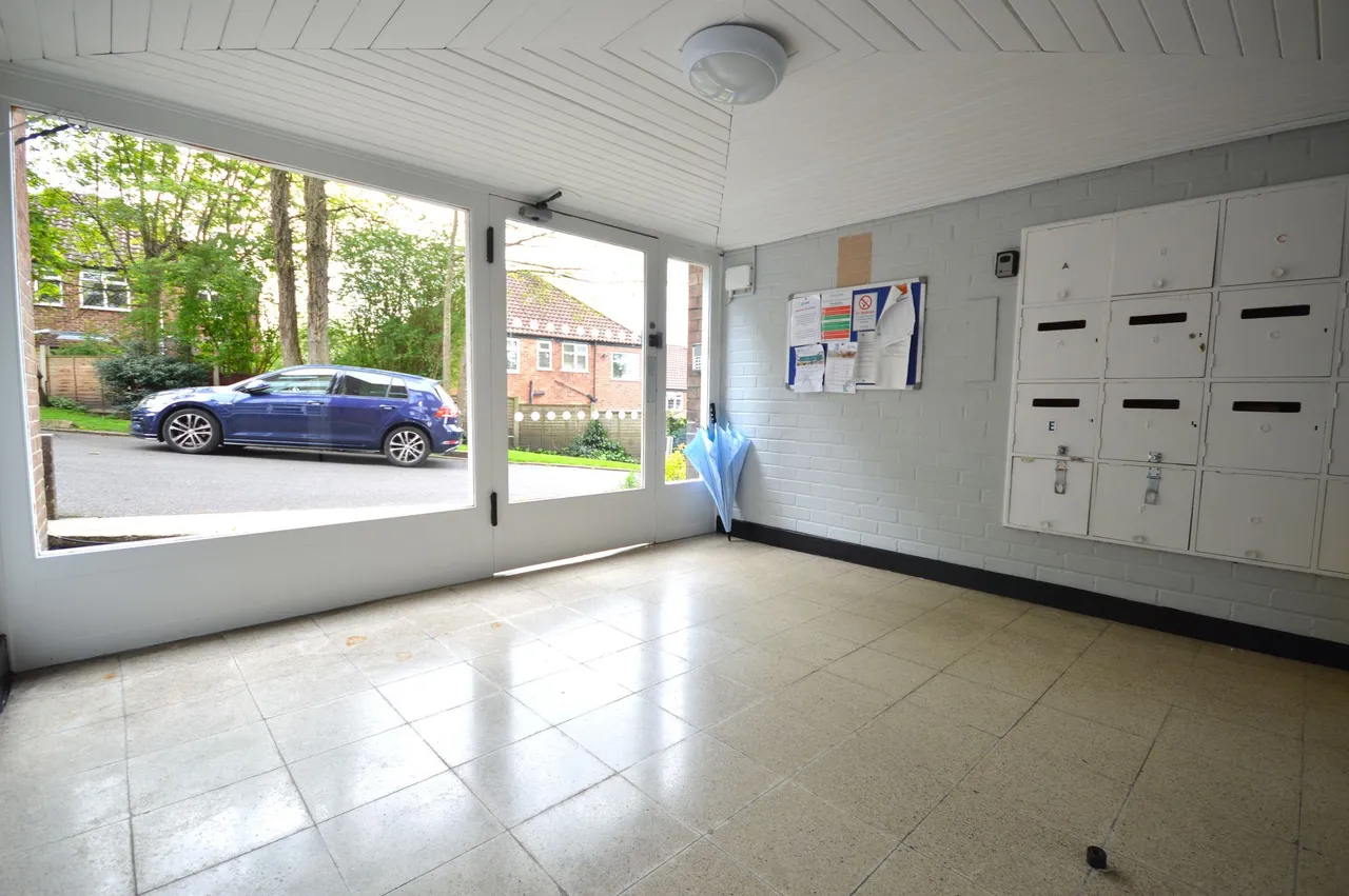 Crescent Park, Stockport, photo 2
