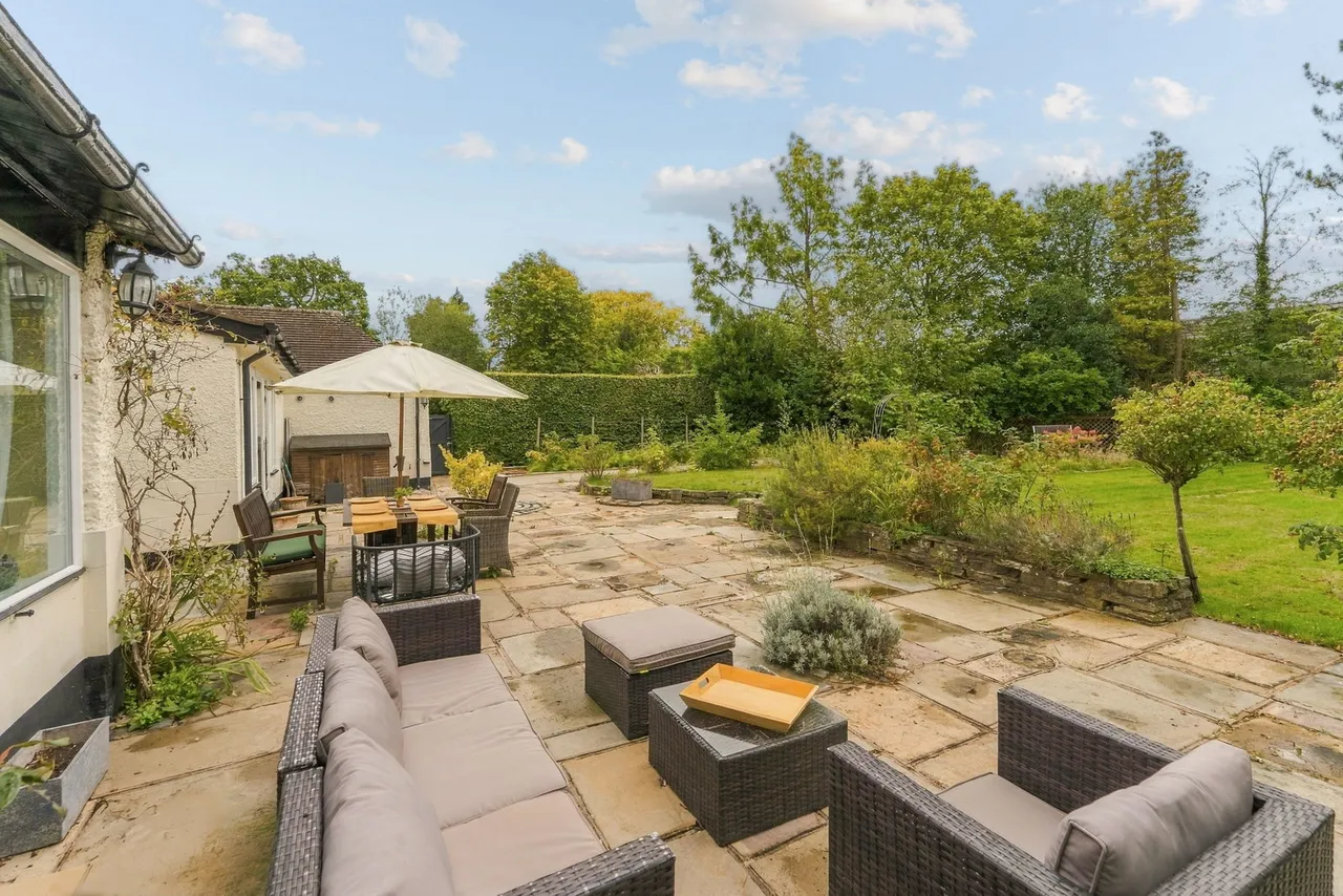 Adlington Road, Wilmslow, photo 36