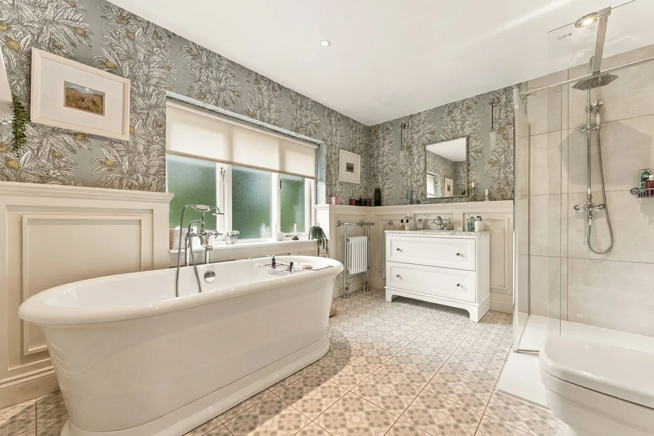 Adlington Road, Wilmslow, photo 42