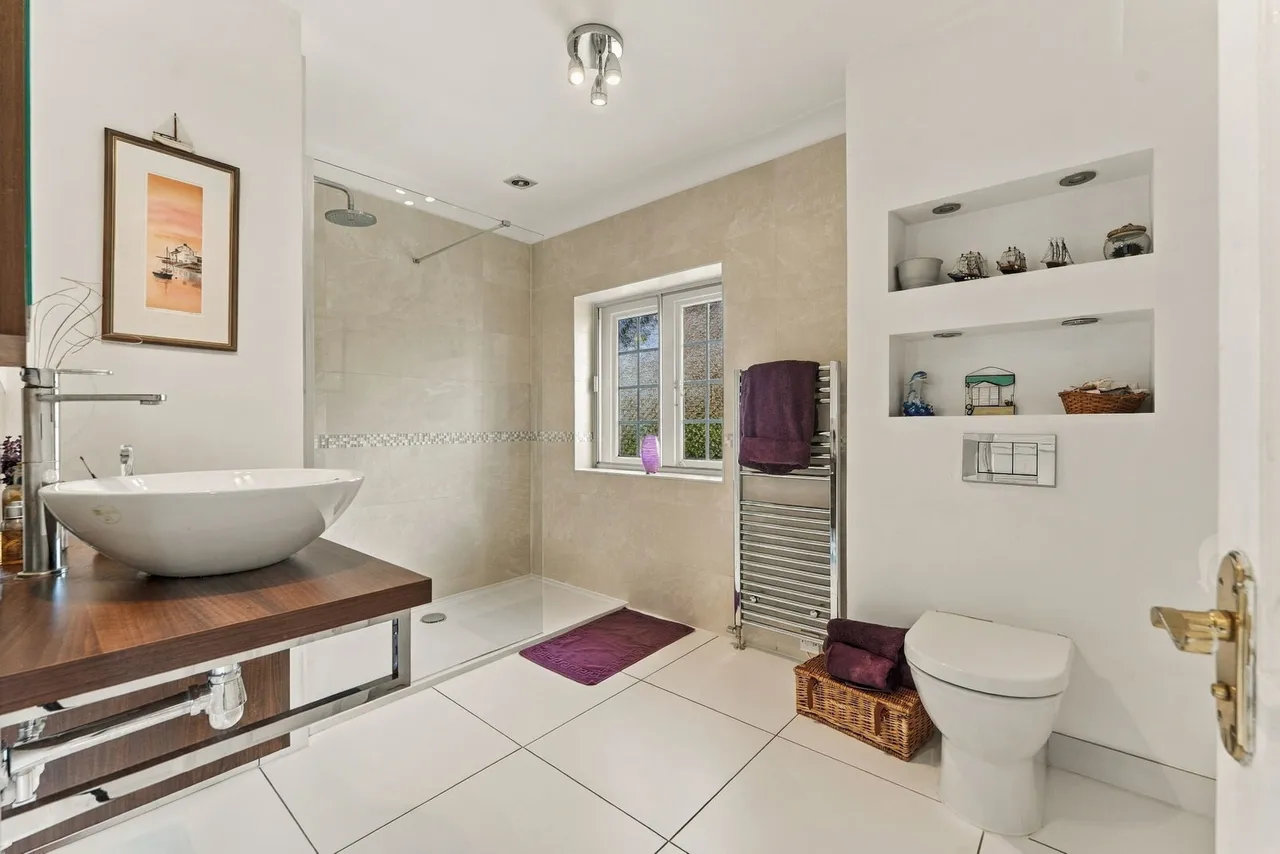 Adlington Road, Wilmslow, photo 49