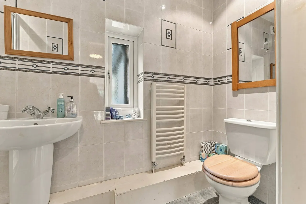Adlington Road, Wilmslow, photo 22