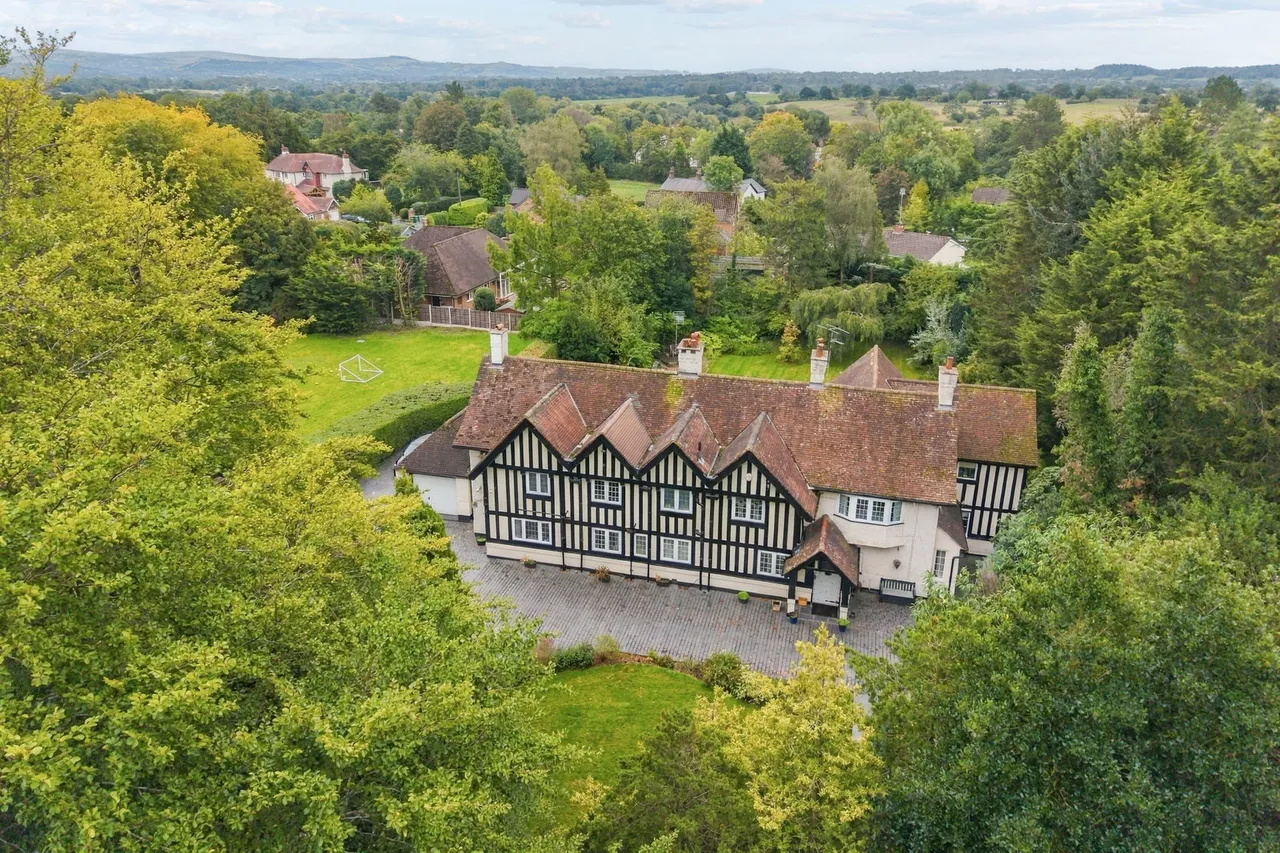 Adlington Road, Wilmslow, photo 56