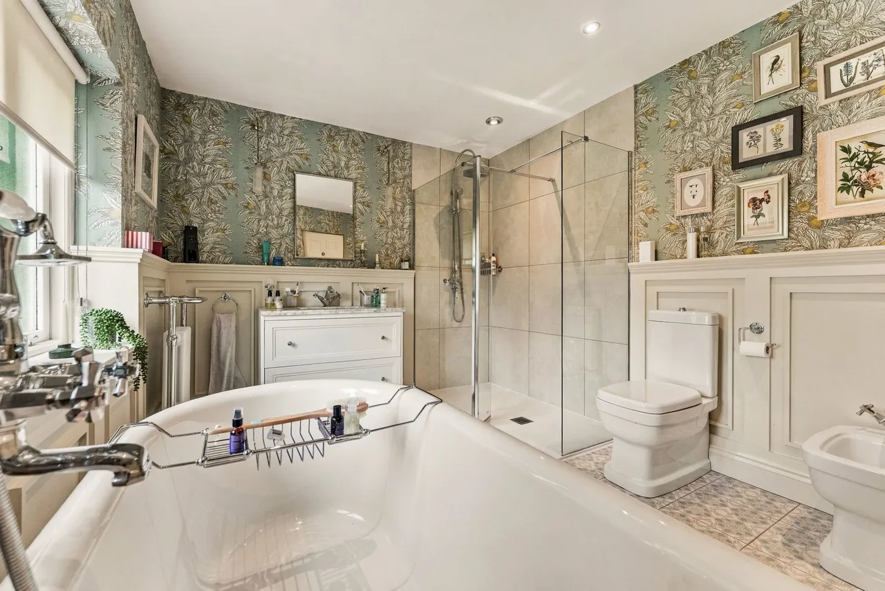 Adlington Road, Wilmslow, photo 43