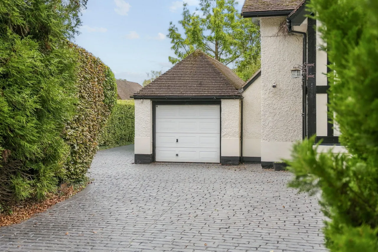 Adlington Road, Wilmslow, photo 52