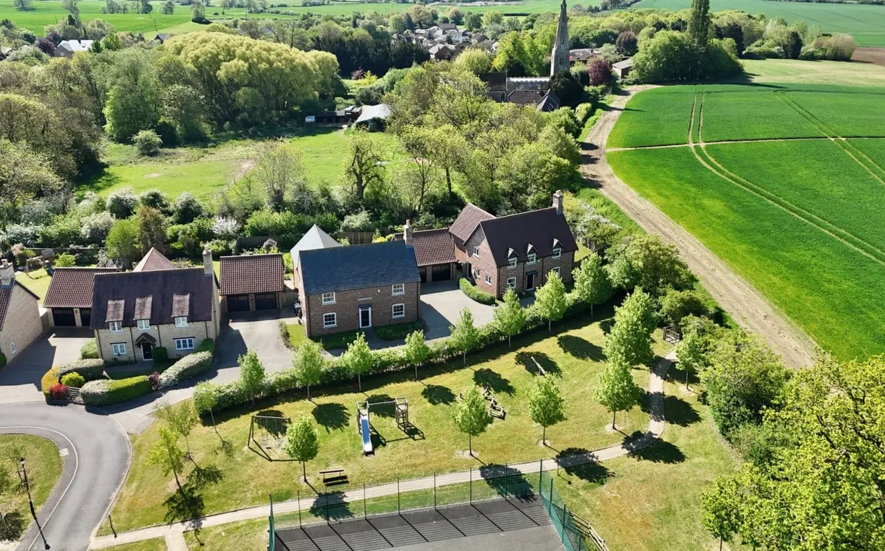 The Green, Brington, PE28, photo 3
