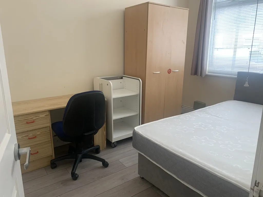 3 Bed Hmo Prime Location, photo 3