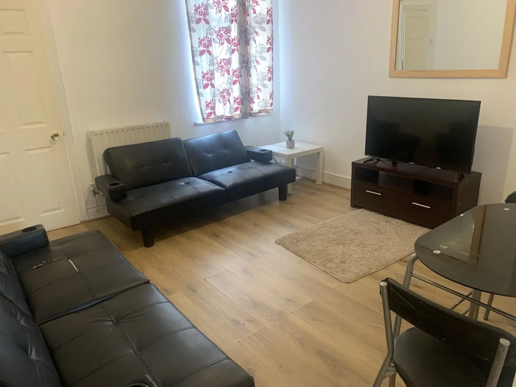 3 Bed Hmo Prime Location, photo 2