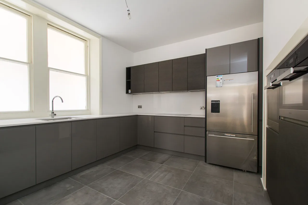 1 Ashley Gardens, Ambrosden Avenue, London, photo 4