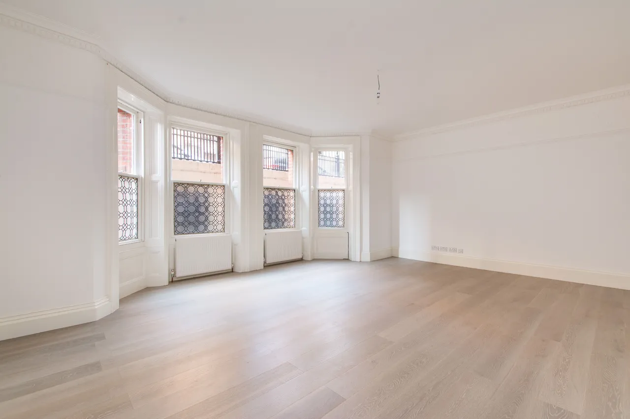 1 Ashley Gardens, Ambrosden Avenue, London, photo 8