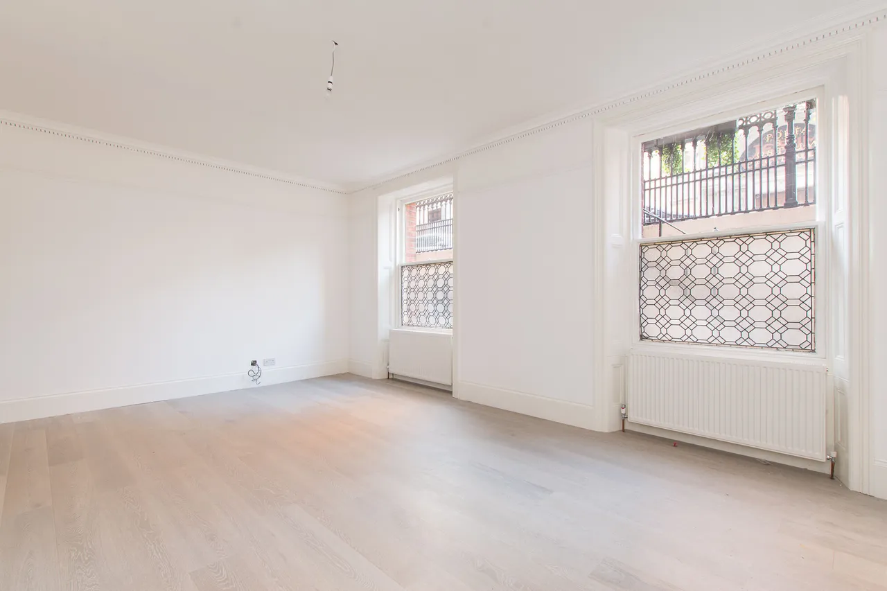 1 Ashley Gardens, Ambrosden Avenue, London, photo 6