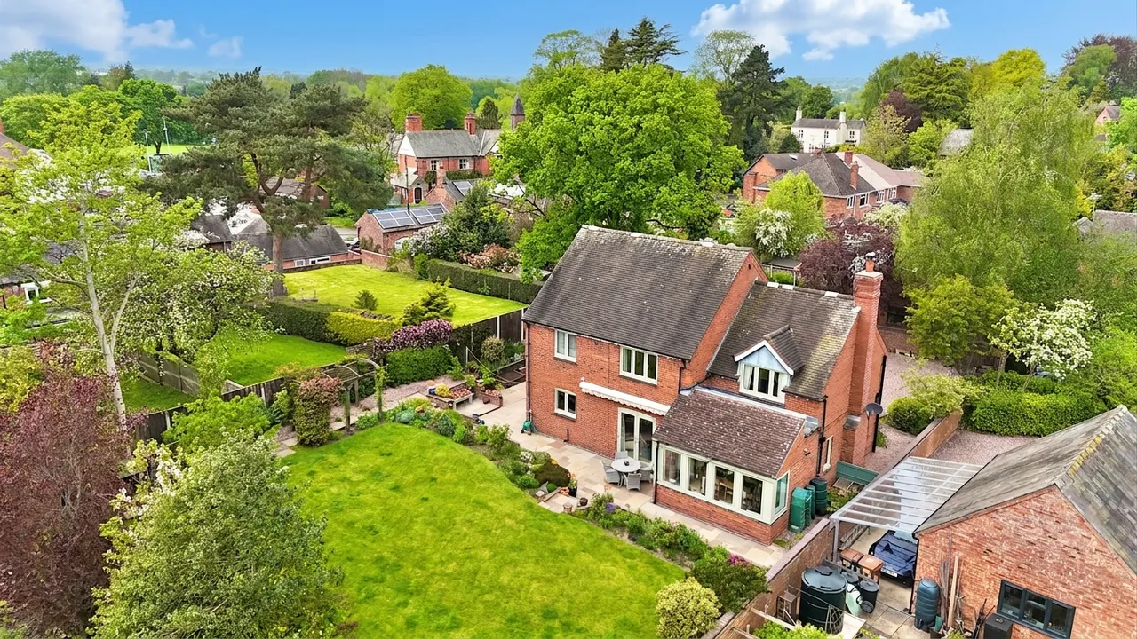 4 bed house for sale, Orchard Cottage Churchfields, Audlem, CW3