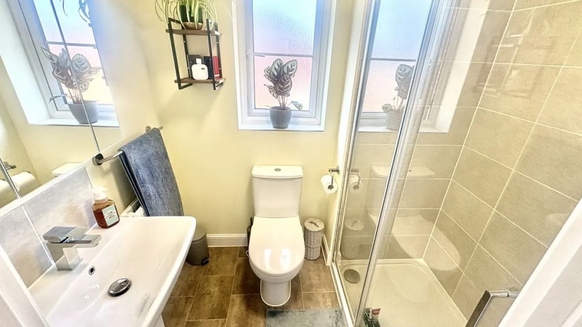 Petunia Way, Witham St. Hughs, photo 8
