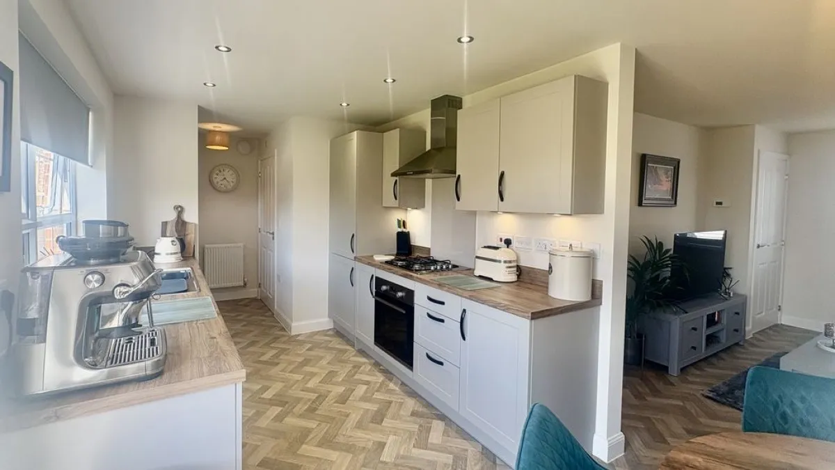 Petunia Way, Witham St. Hughs, photo 4
