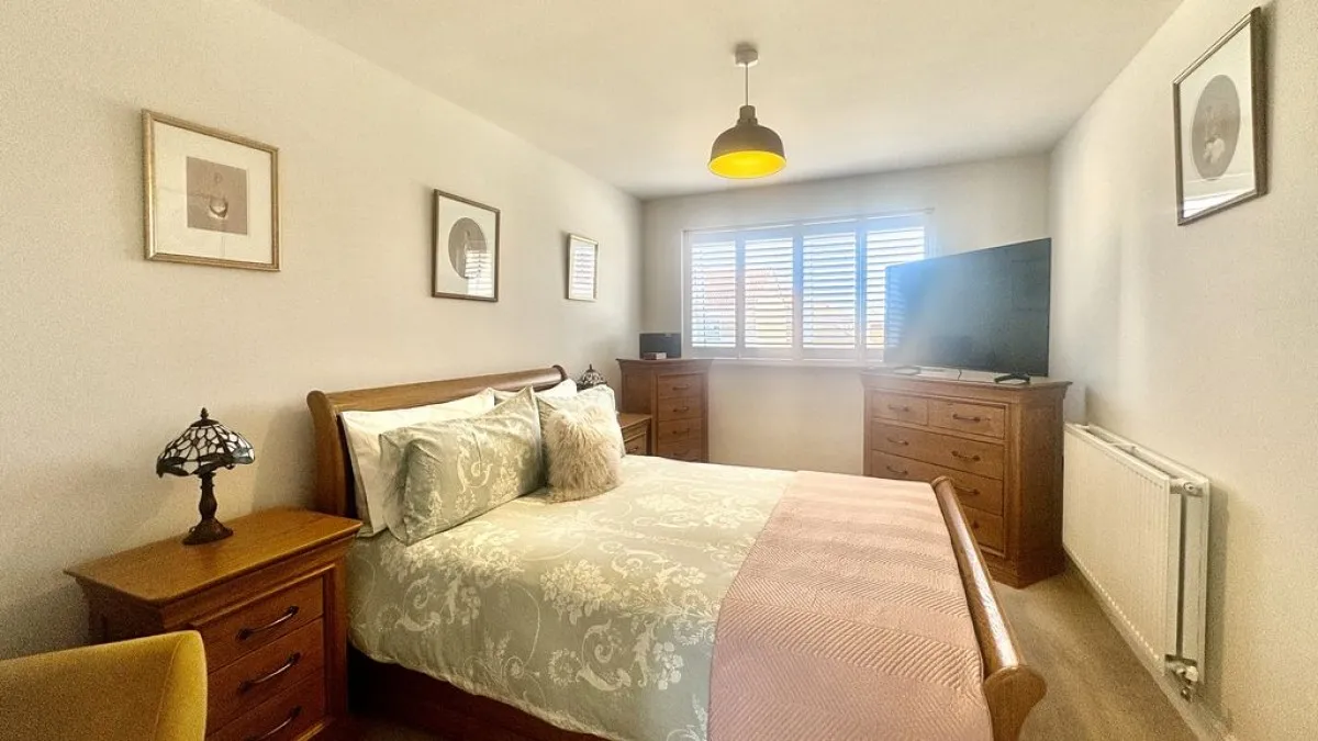 Petunia Way, Witham St. Hughs, photo 6