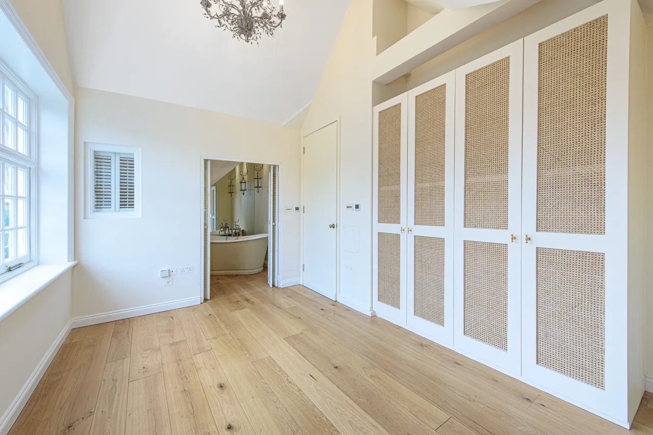 Flat 6, 15 Bracknell Gardens, London, photo 5