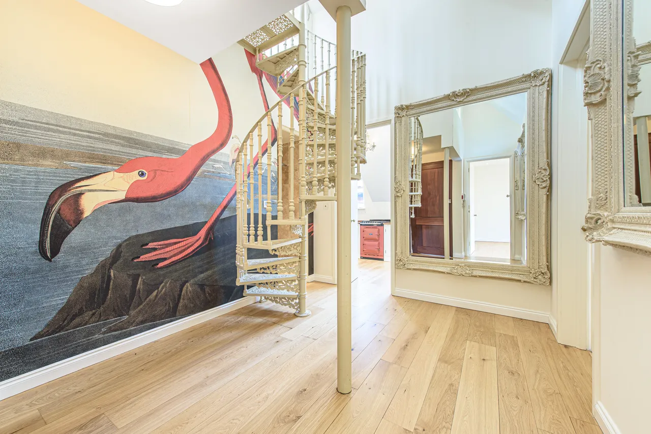 Flat 6, 15 Bracknell Gardens, London, photo 3