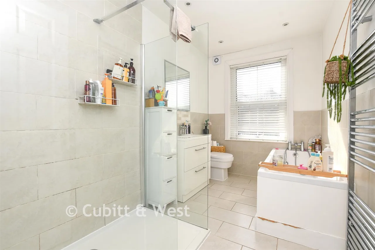 Gordon Road, Redhill, RH1, photo 13