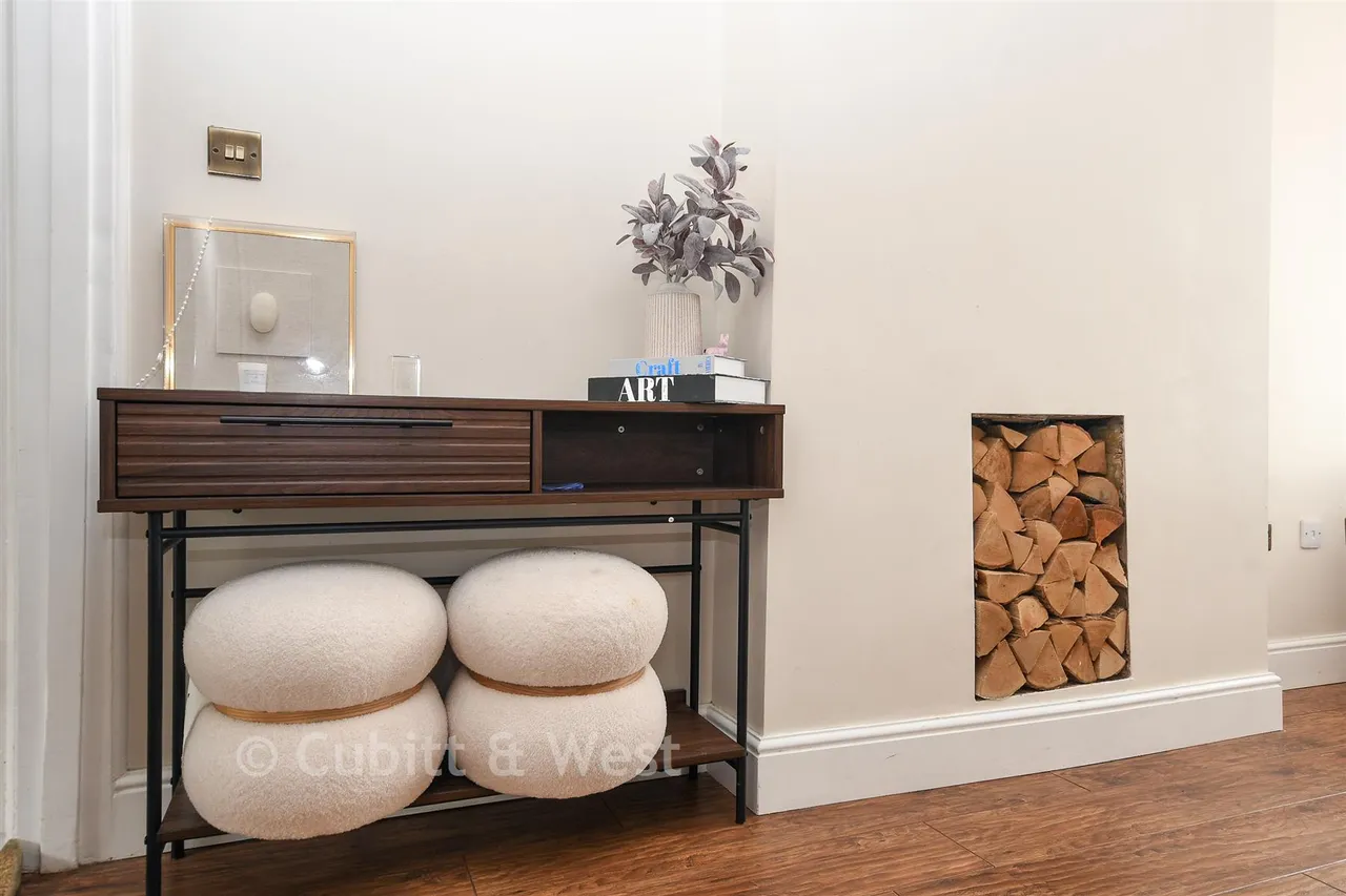 Gordon Road, Redhill, RH1, photo 8