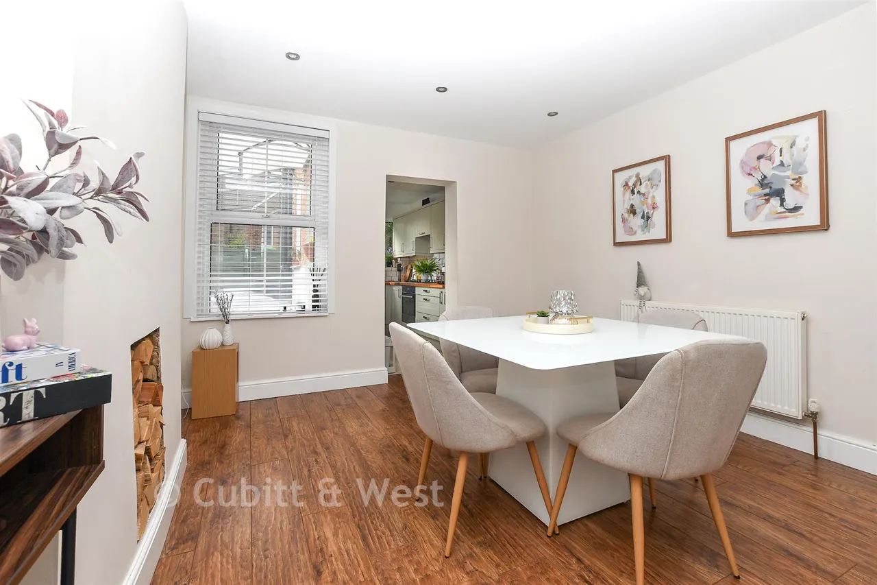 Gordon Road, Redhill, RH1, photo 7