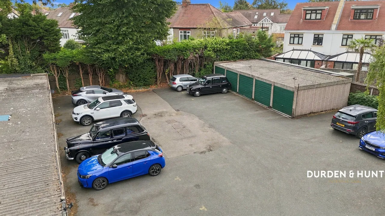 Woodford Road, South Woodford, E18, photo 11