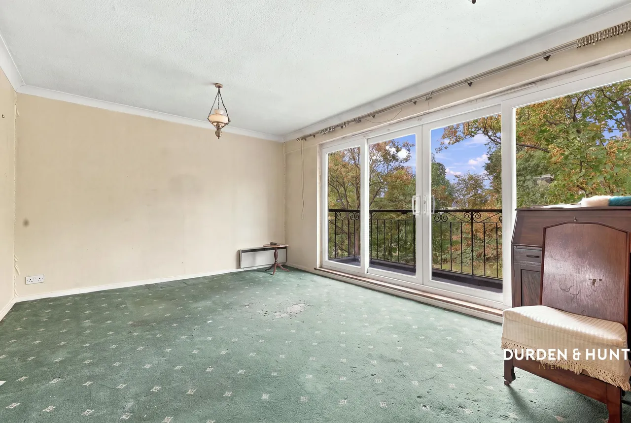 Woodford Road, South Woodford, E18, photo 3